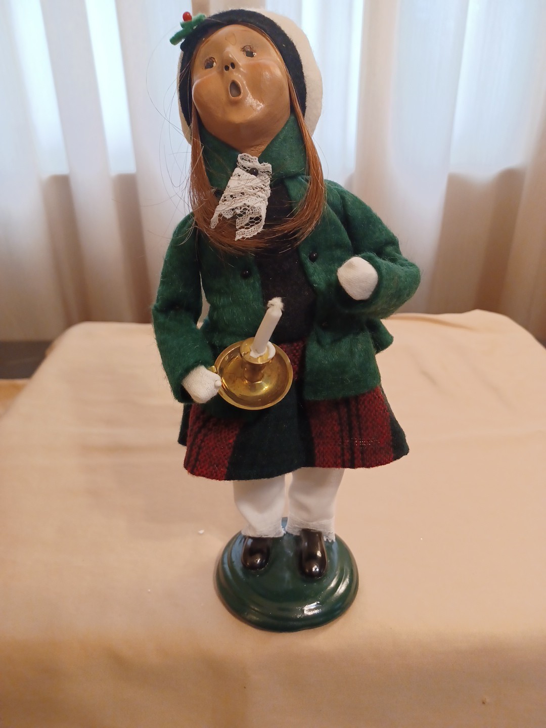 Byers Choice Carolers LTD Of 55/100 1998 Girl Holding Candle Stick Signed!