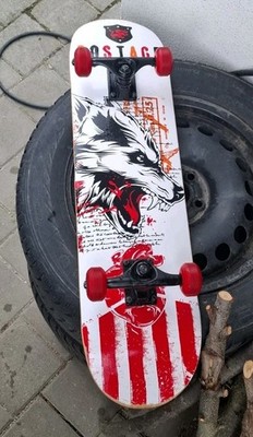 Stagg Oldschool Skateboard Komplettboard weiß/rot/schwarz mit Wolf-Motiv