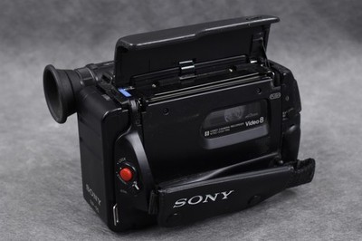 Sony CCD-TR4 Video8 Handycam Camcorder w/ AC-V30 - For Parts