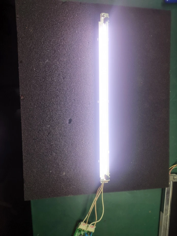 CCFL Backlight Assembly For 12.1" Sharp  LQ121S1DG31 - Image 2 of 4