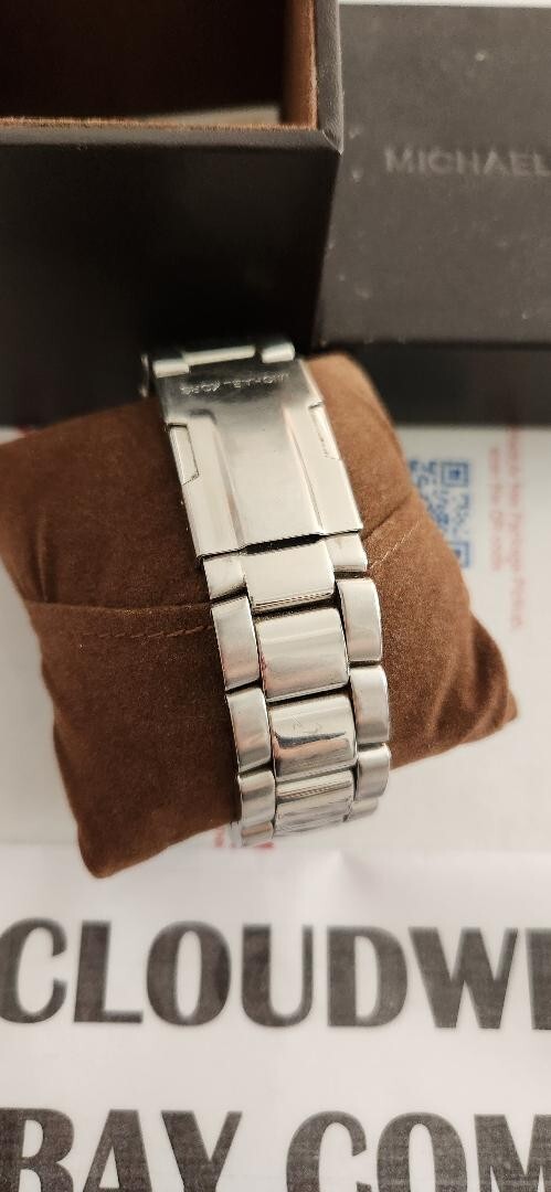 Michael Kors Mens Chronograph Watch MK-8117 MK8117 Needs Michael Kors Mens Chronograph Watch MK-8117 MK8117 Needs