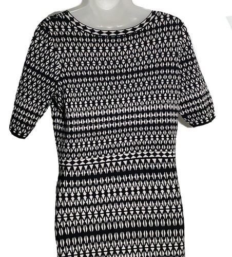 Vestido Vaina Tejido Dressbarn PL Negro Crema Estampado Geométrico Rayas Volantes Dobladillo - Imagen 6 de 10
