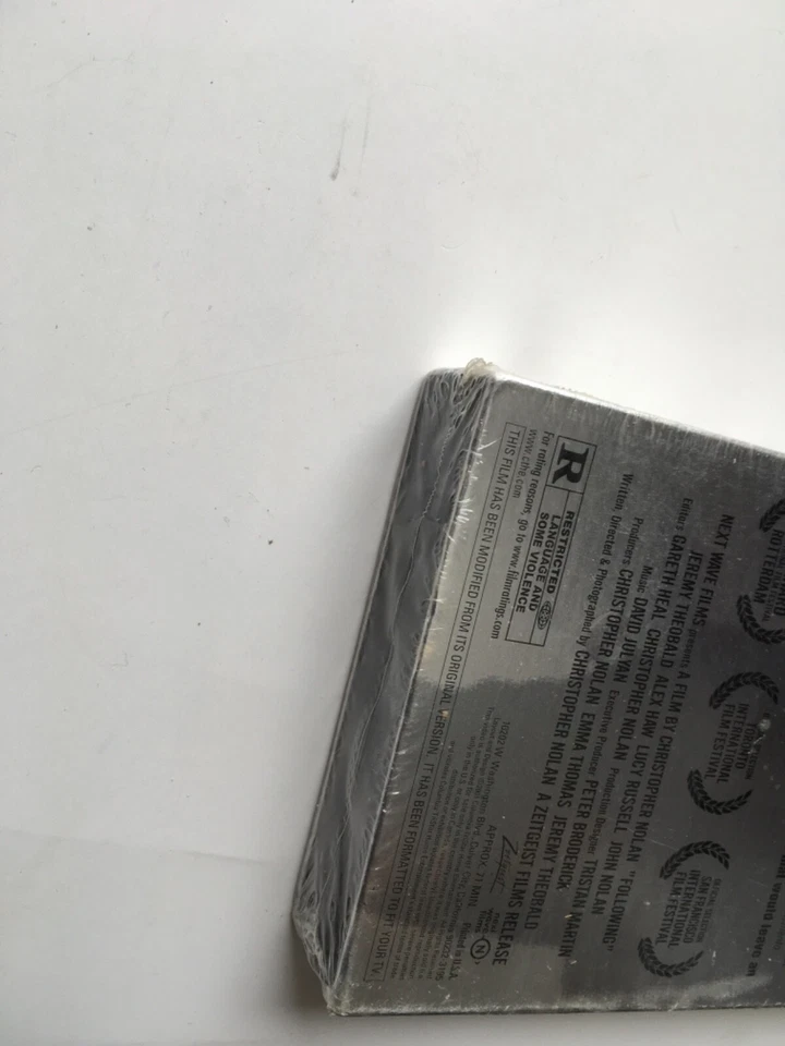 Following (VHS, 2001) - Image 4 of 4