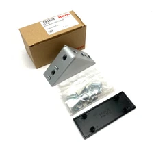 Item 0.0.411.32 Angle Bracket Set 80x80mm