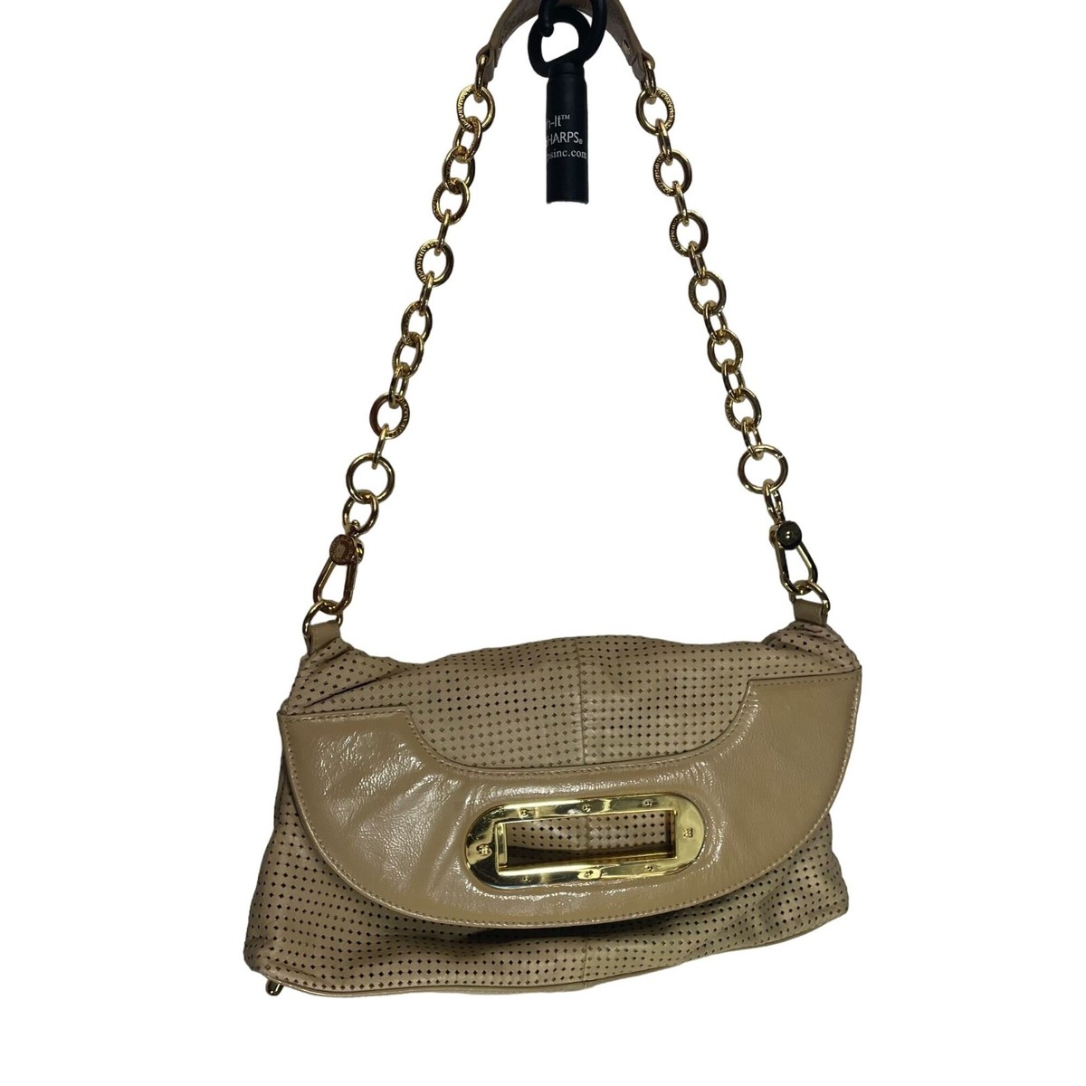 BCBG Max Azriaのゴールドメタリック仕上げのレディースクラッチバッグ BCBG Max Azriaのゴールドメタリック仕上げのレディースクラッチ