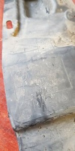 BMW 3 Kotflügelschutz Verkleidung Schild vorne rechts E90 7131712