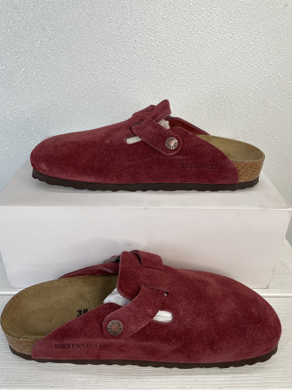 Birkenstock Unisex Size US M5/W7 EU 38 Boston Zinfandel Red Suede Clog