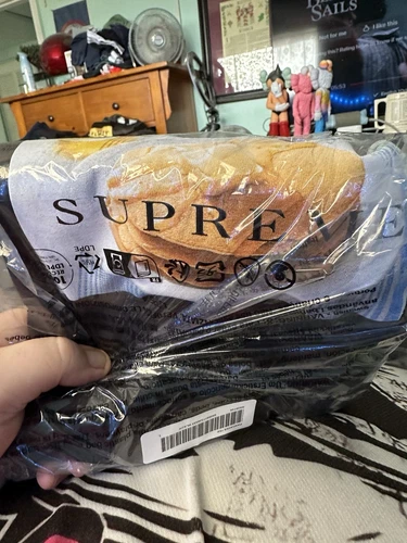 Tee shirt noir suprême crêpe taille extra large printemps été 2025 rare