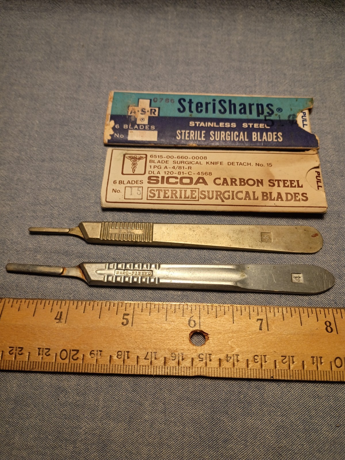 Lot of Vintage Scalpels and Blades -I.S. #3 & Bard-Parker #4- Blades #12 & 15