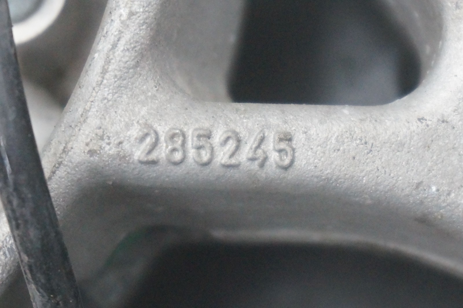 Front Left Spindle Knuckle Hub Wheel Bearing 304731 285245 Ferrari 488 Spider 17