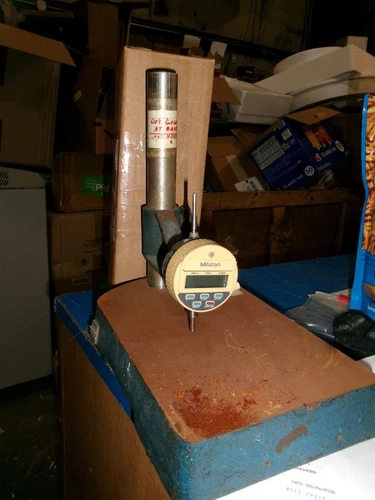 NOT WORKING MITUTOYO INSPECTION GUAGE W/STAND 543-145 IDC-112T (220)