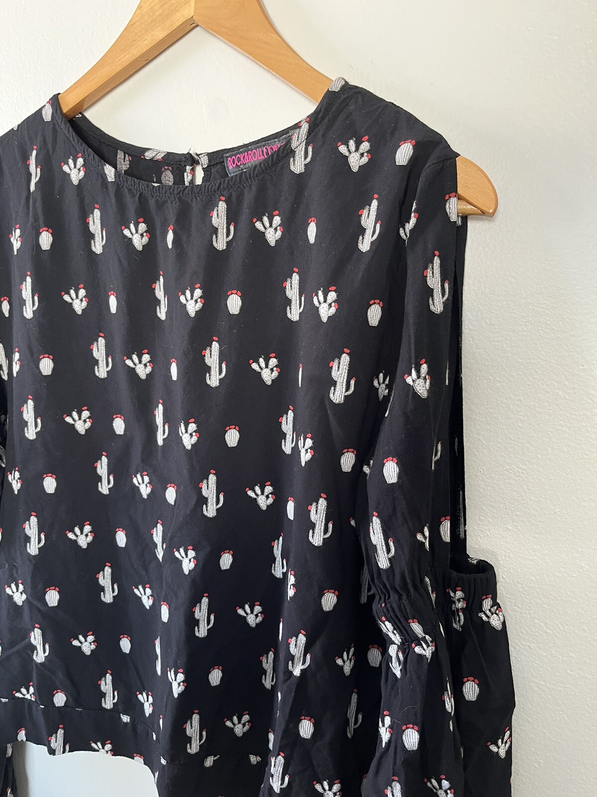 Rock & Roll Cowgirl Medium Cactus Print Cold Shou… - image 2