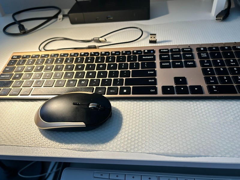Vssoplor Vive Comb 2.4GHz Wireless Keyboard and Mouse Combo