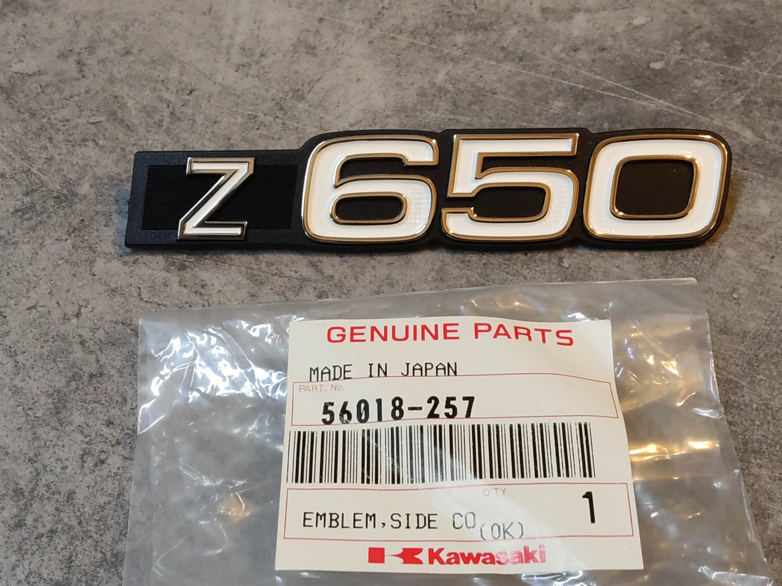 Logo KAWASAKI Z650 ORIGINE emblème de réservoir noir et argent