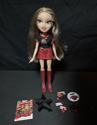 2005 BRATZ Rock Angelz Chloe Red Boots + Mini Skirt Outfit +