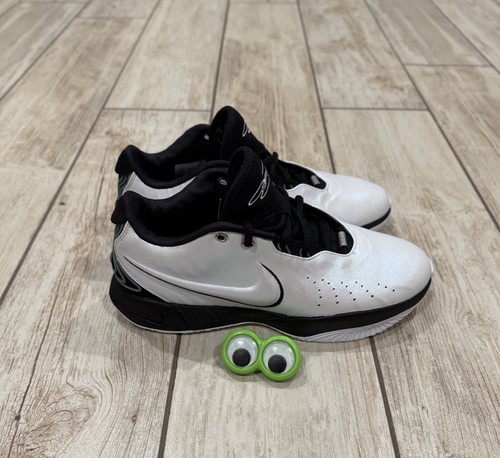 Nike LeBron 21 Retro Conchiolin White Black Basketball NEW Shoes Men's Size 9.5