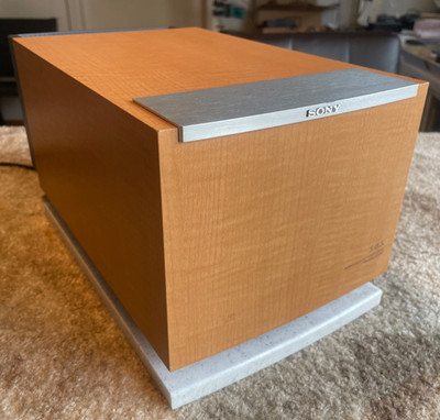 Sony SA-CSD1 aktiver Subwoofer, Granit-Fuß, rel. viel Bass bei wenig Platzbedarf