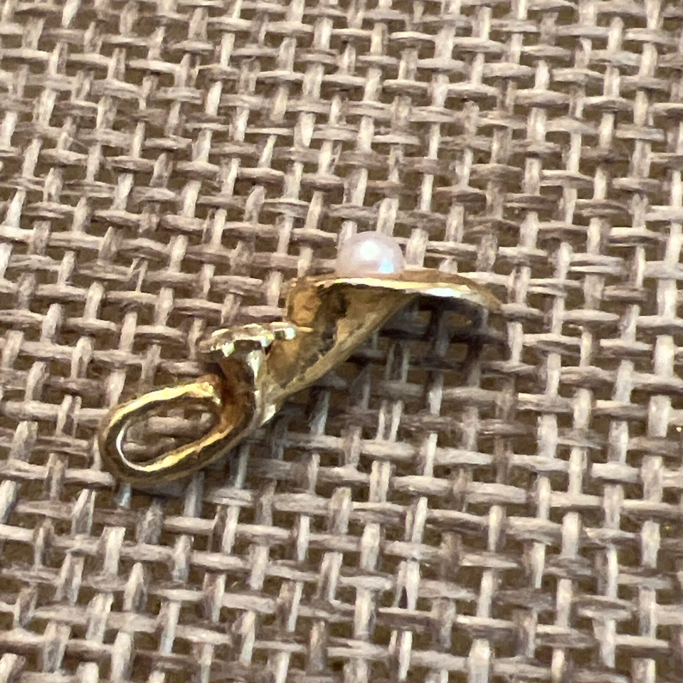 Landstrom's Black Hills Oro 10K Cala Lirio Hoja de Uva Perla Dije Colgante Pequeño Foto 3 de 4