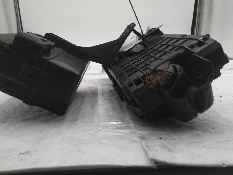 Caja de fusibles compartimento motor controlador izquierdo compatible con 14-18 INFINITI Q70 591904 Foto 2 de 4