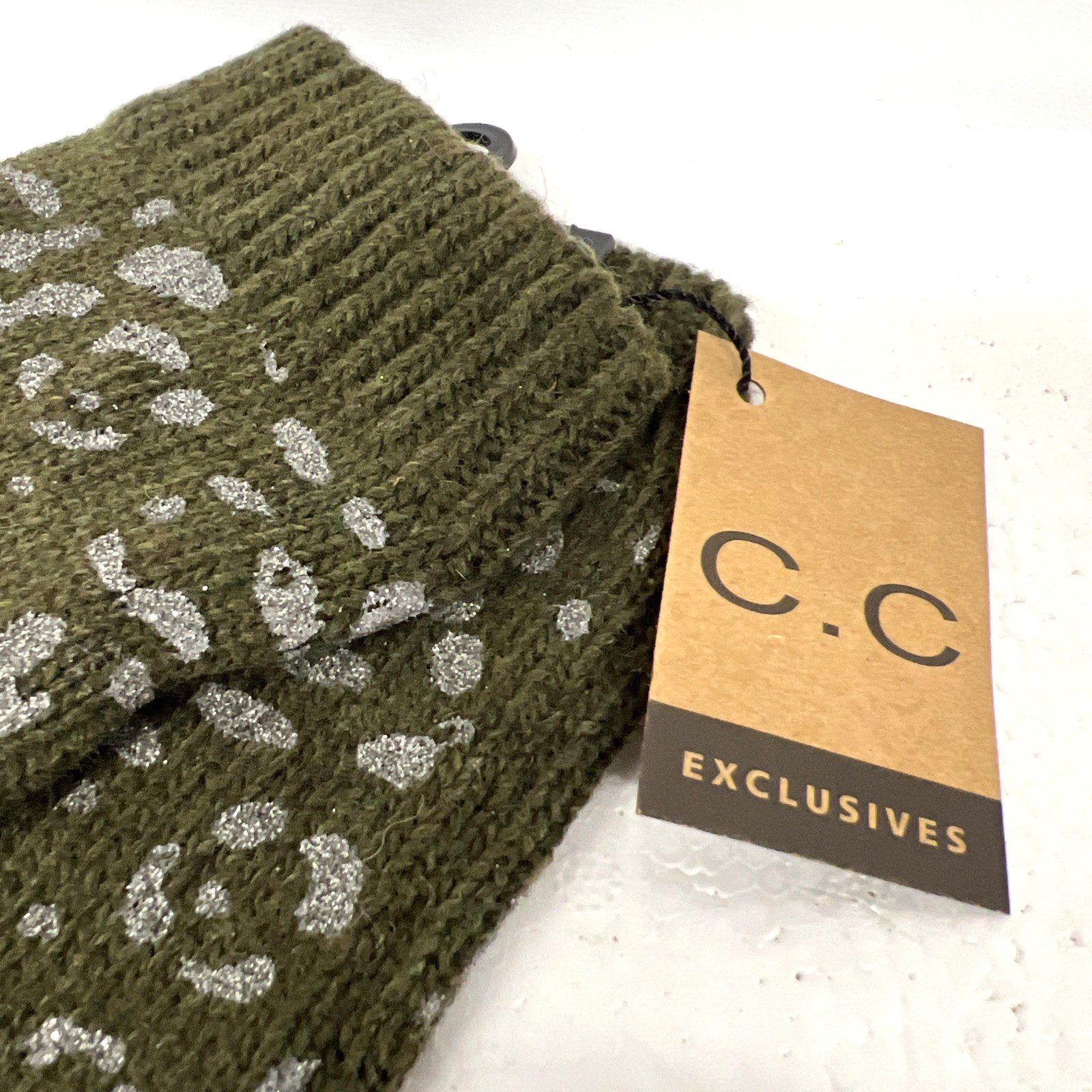 как выглядит Leg Warmers w A Silver Leopard Print Design in OLIVE by CC Exclusives NWT Womens фото