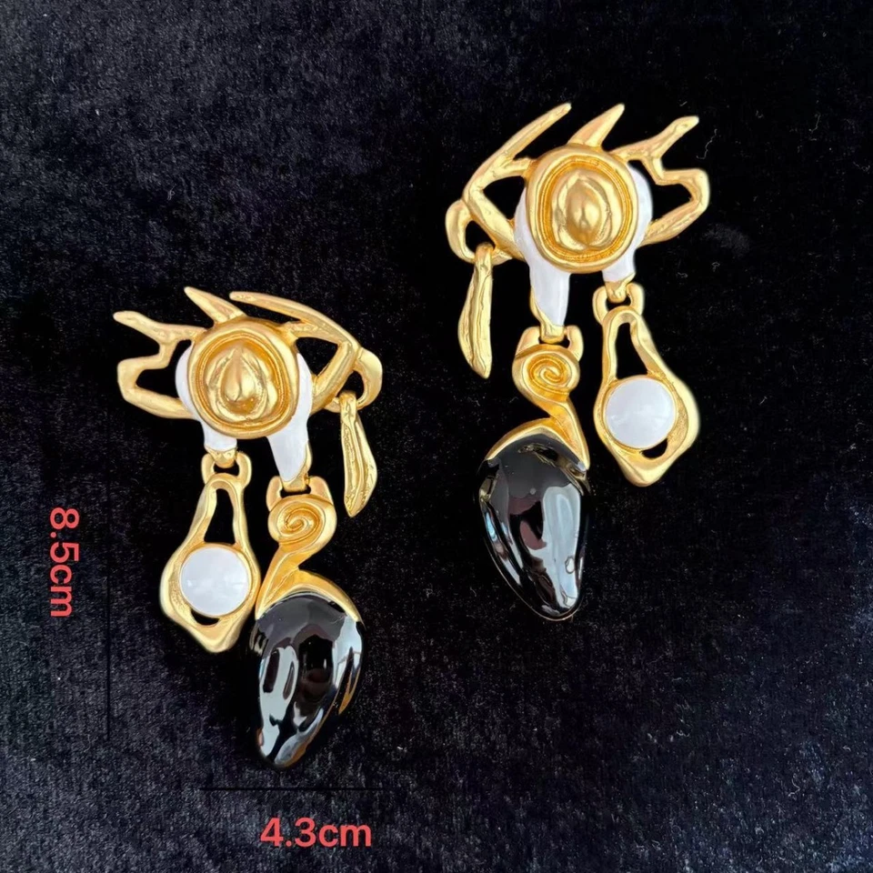 Pendientes Schiaparelli Surrealismo Ojo Corazón Esmalte Foto 2 de 4