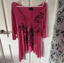 Women’s Size UK 16 Hot Pink Antthony Studio 3/4 Sleeves Hankerchief Hem Top