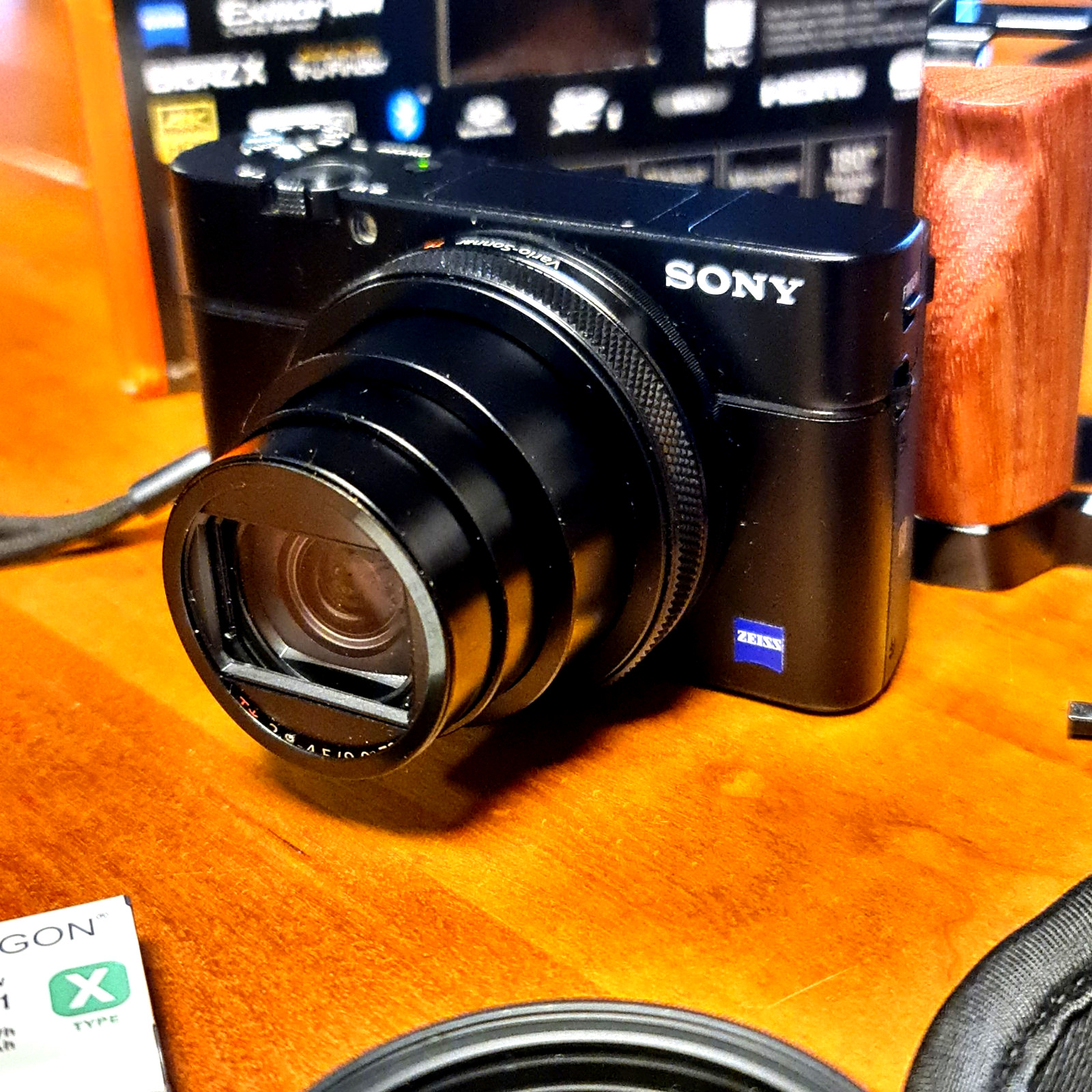 Sony Cyber-shot DSC-RX100 VII 20.1MP Digital Camera - Black