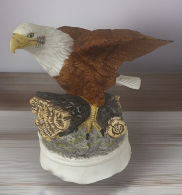 Eagle Figurine Birds in Flight American Collection Royal Heritage Limited Series
