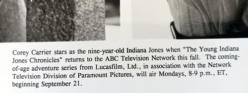 "THE YOUNG INDIANA JONES CHRONICLES" 2 NICE PHOTOS-COREY CARRIER 1991 - Picture 2 of 3