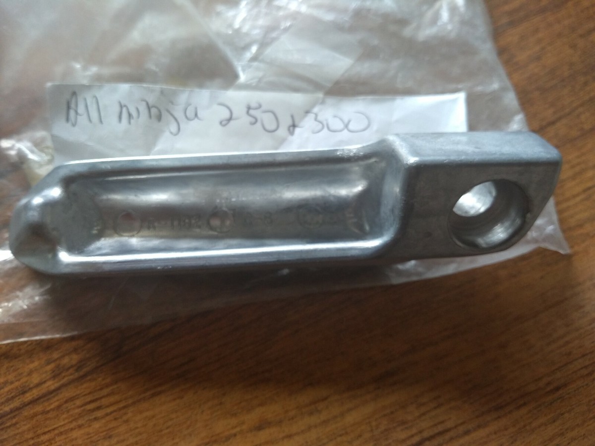 KAWASAKI OEM NEW 34028-1429 34028-1192 Ninja,Zepher footstep peg