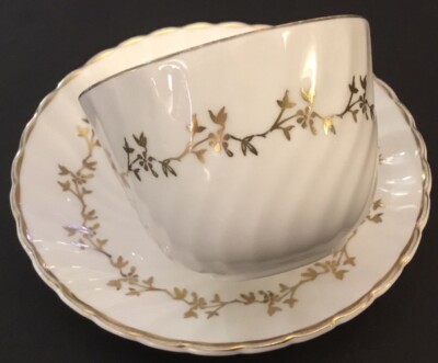 ROYAL GRAFTON FINE BONE CHINA CHATSWORTH~Cup And Saucer Set~White