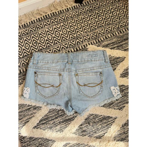 Hot Kiss | Y2K CiCi Short Distressed Lace Shorts - Picture 4 of 7