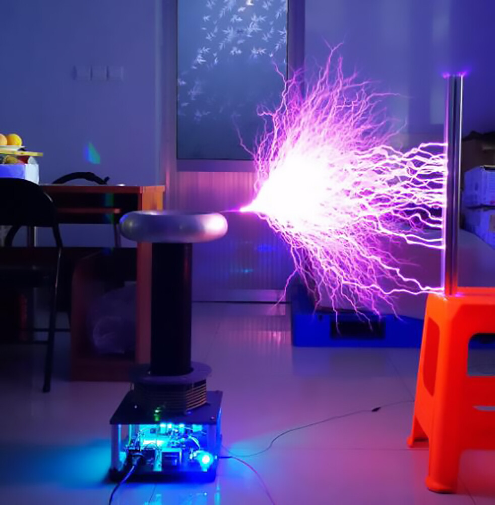 Large Tesla coil 0.6m electric arc DRSSTC artificial lightning maker