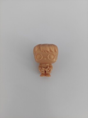 ハリー・ポッター（シークレット）キンダーJOY【新品・未使用】 Rare 2024 Golden Harry Potter Kinder Joy – Limited Edition
