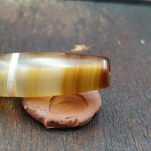 Antique Old Yemeni Agate Natural Rare pattern Banded Agate Bead 36.7mm BD-10 - Picture 3 of 11