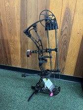Bowtech Solution LS Package - Right Hand - 70# - Black