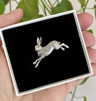 Ostergeschenk Hase Geschenk Silber Zinn Pin Anstecker Brosche in Geschenkbox Handarbeit