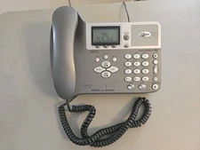 AT&T E 2562 2.4GHz Expandable Cordless System.