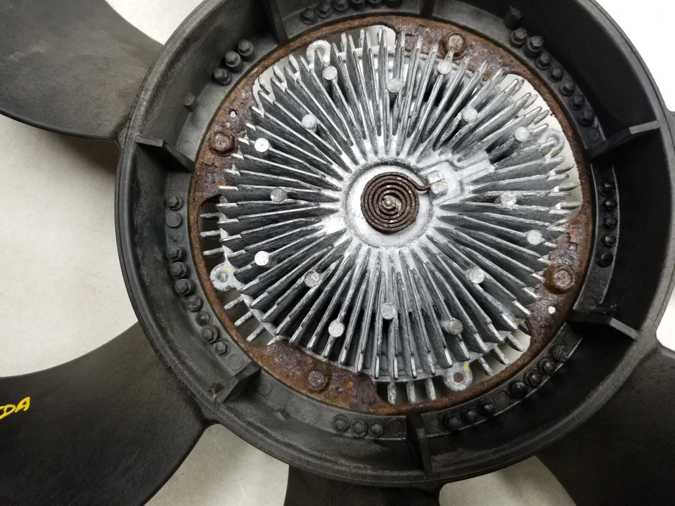 Nissan Armada 2006-2010 radiador ventilador embrague y hoja 5,6 L OEM Foto 3 de 4