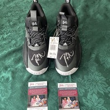 Damian Lillard Rookie Cards and Autograph Memorabilia Guide 39