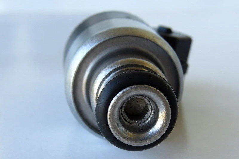 Inyector de combustible único OEM Rochester Cadillac 4,5 L Isuzu 1,6 L Foto 2 de 2