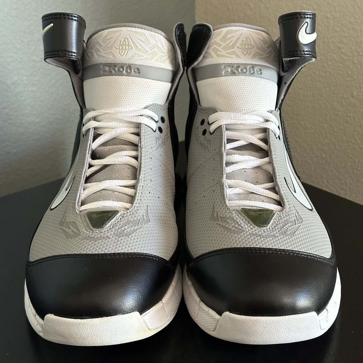 Vintage Mens Nike Air Zoom Huarache 2K5 KOBE Basketball Shoes 310850-012 Size 12 Nike Air Zoom Huarache 2K5 KOBE Gray Black Shoes Size 13  main image 2