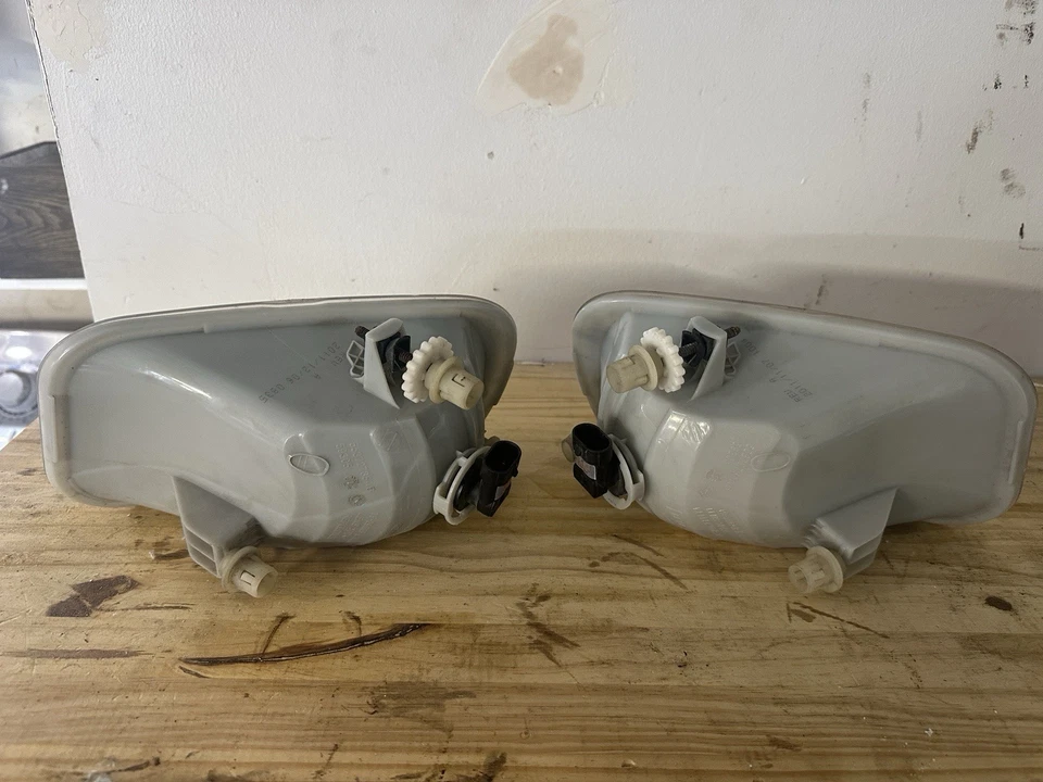 Luz antiniebla lado conductor y pasajero OEM para Ram 1500 2011 2012 | Par | Pick-up Foto 2 de 3