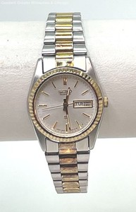 VNTG Seiko Quartz Two-Tone Stainless Steel Wristwatch 32.9g