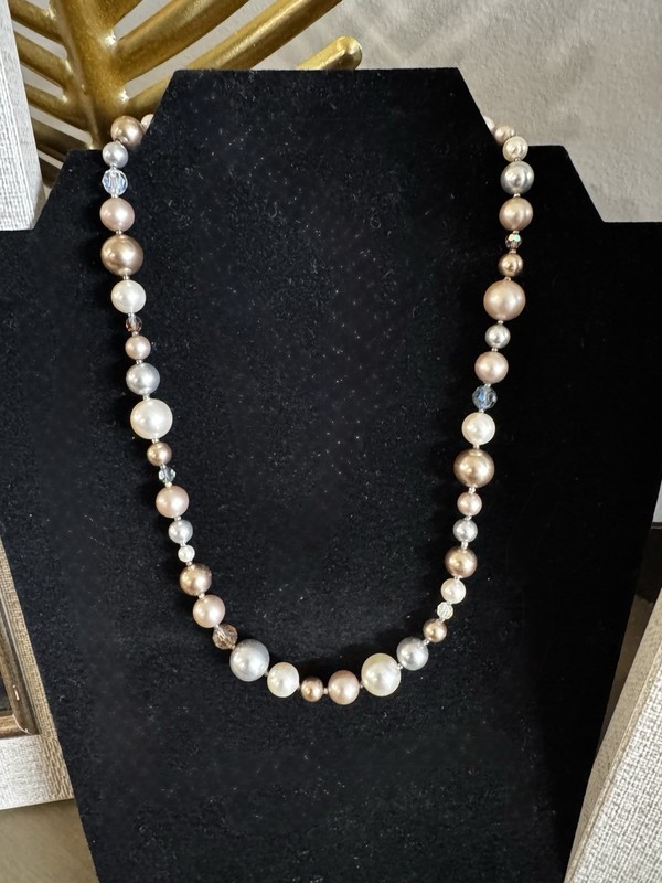 Vintage Holly Yashi Beaded Necklace Champagne Gold Silver Gray “hy” Signed