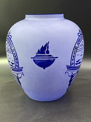 Pilgrim Glass Cobalt Sand Etched Cameo Kelsey Murphy Vase Signed 1996 G53034 - Picture 3 of 9
