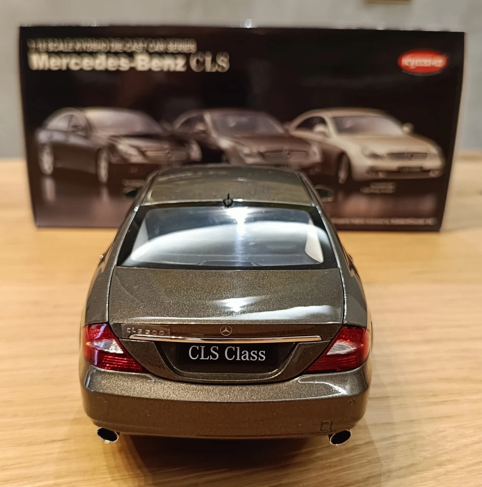 KYOSHO - Mercedes-Benz - CLS KLASSE - Die Cast 1:18 -Metallic Gray - N°08401 - Immagine 4 di 4