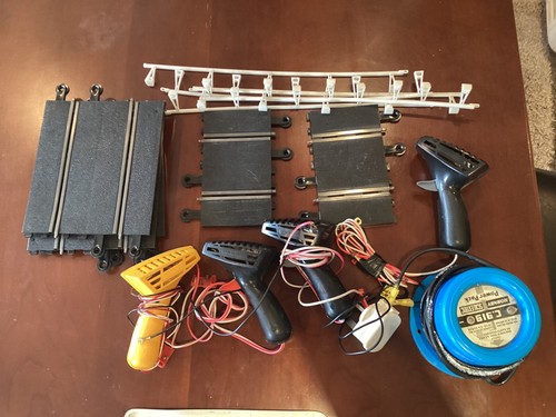 2 VINTAGE 1960s TRIANG SCALEXTRIC SETS- FJ 31 set-CM33 +EXTRA TRACK + - Picture 24 of 24