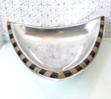 Vtg. AMBER-and-ONYX-RIMMED Cast ALUMINUM ART BOWL Mid Century Modern, 15.5"W USA