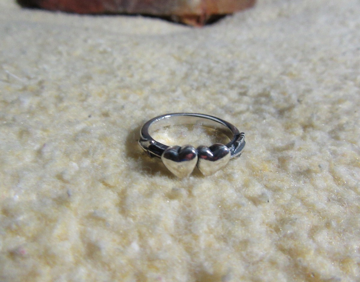 James Avery 925 Sterling Silver Two Of a Kind Hearts Ring Size 5.5